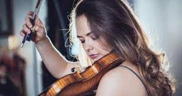 Alexandra Conunova și-a RECĂPĂTAT vioara după 2 luni de când i-a fost ridicată pe Aeroportul din Chișinău. Urmărirea penală continuă